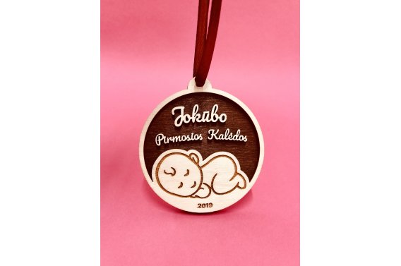 Vaikiškas kalėdinis žaisliukas "Pirmosios Kalėdos" (su dėžute)